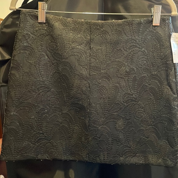 Black skirt with black sequins - Picture 1 of 7